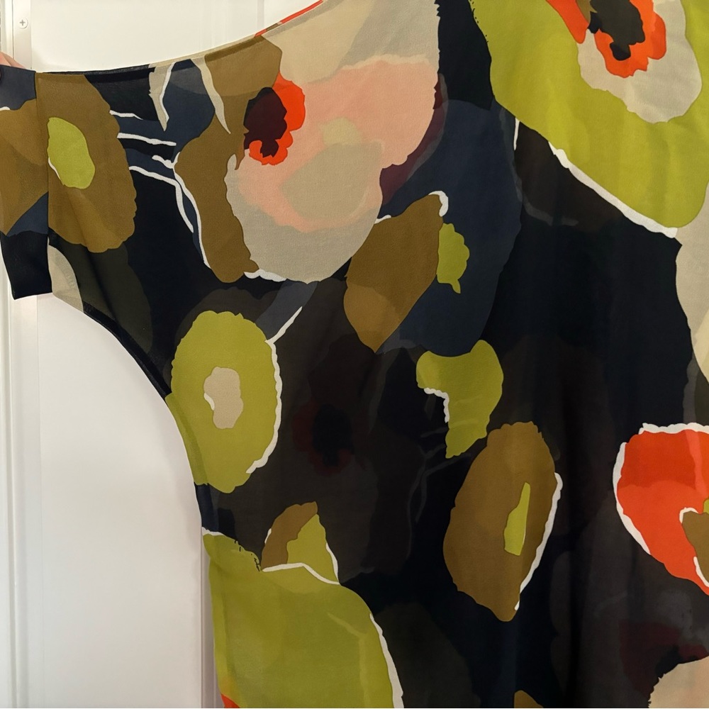Abstract floral blouse - Picture 3 of 3